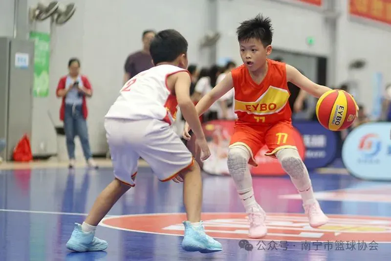 为什么大前锋在比赛中需要特别的体能训练?_1